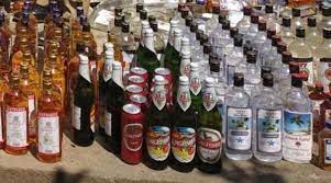 Photo of पूर्वी चंपारण में भारी मात्रा में अर्धनिर्मित देशी शराब बरामद, चार गिरफ्तार