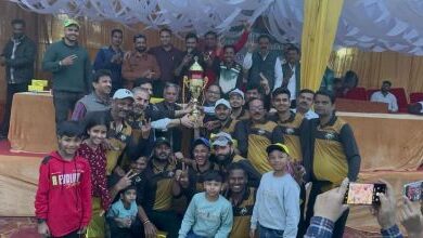 Photo of निशातगंज क्रिकेट क्लब द्वारा आयोजित संपन्न क्रिकेट प्रतियोगिता विजेता एवं उपविजेता खिलाड़ियों के संदर्भ में।