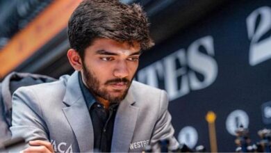 Photo of भारत के 17 वर्षीय ग्रैंडमास्टर डी गुकेश ने रचा इतिहास