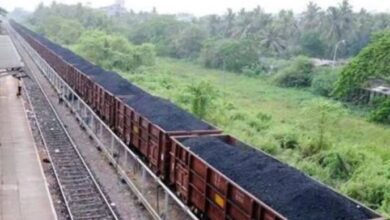 Photo of पालघर के पास मालगाड़ी के 6 डिब्बे पटरी से उतरे, रेल सेवाएं प्रभावित