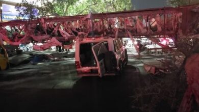 Photo of दिल्ली-एनसीआर में आंधी-तूफान से तबाही जैसा मंजर, कई जगह उखड़े पेड़…