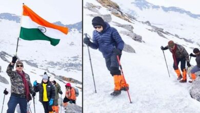Photo of जिस उम्र में रिटायरमेंट लेकर लोग घर बैठते हैं…उस उम्र में किशोर पारेख ने पांगरचुल्ला चोटी पर लहराया तिरंगा