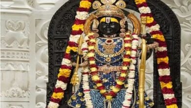 Photo of अयोध्या: शिबोरी हस्तकला से सुसज्जित कपड़े पहन रहे रामलला, लगाया गया कूलर