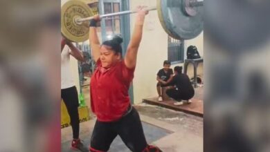 Photo of जज्बे को सलाम: चाय की दुकान पर किया काम, वेटलिफ्टिंग में जीते 7 पदक…