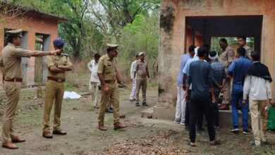 Photo of यूपी: शादी के चार महीने बाद युवक की हत्या, खंडहर में ऐसे हाल मिली लाश…