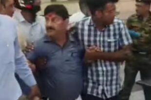 यह कर्मचारी कानपुर विकास प्राधिकरण (केडीए) में कार्यरत नीरज मल्होत्रा है, जो पीड़ित से रजिस्ट्री के नाम पर रिश्वत मांगी थी।