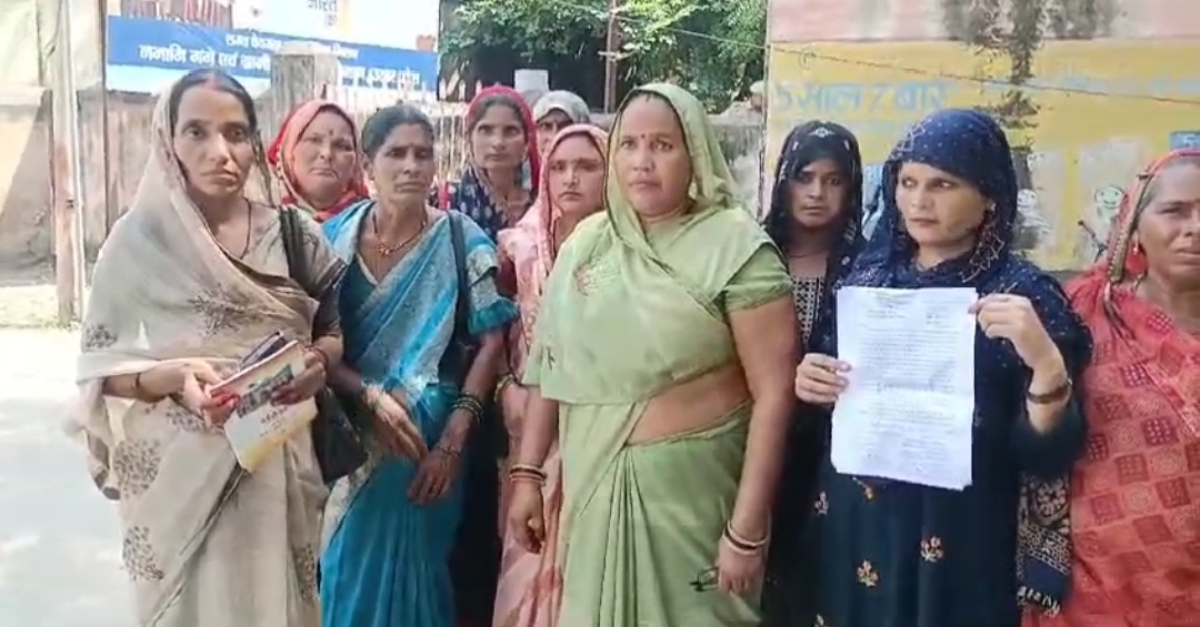 Photo of मिशन प्रबंधक पर लगा समूह की महिलाओं को रूम पर बुलाने का आरोप