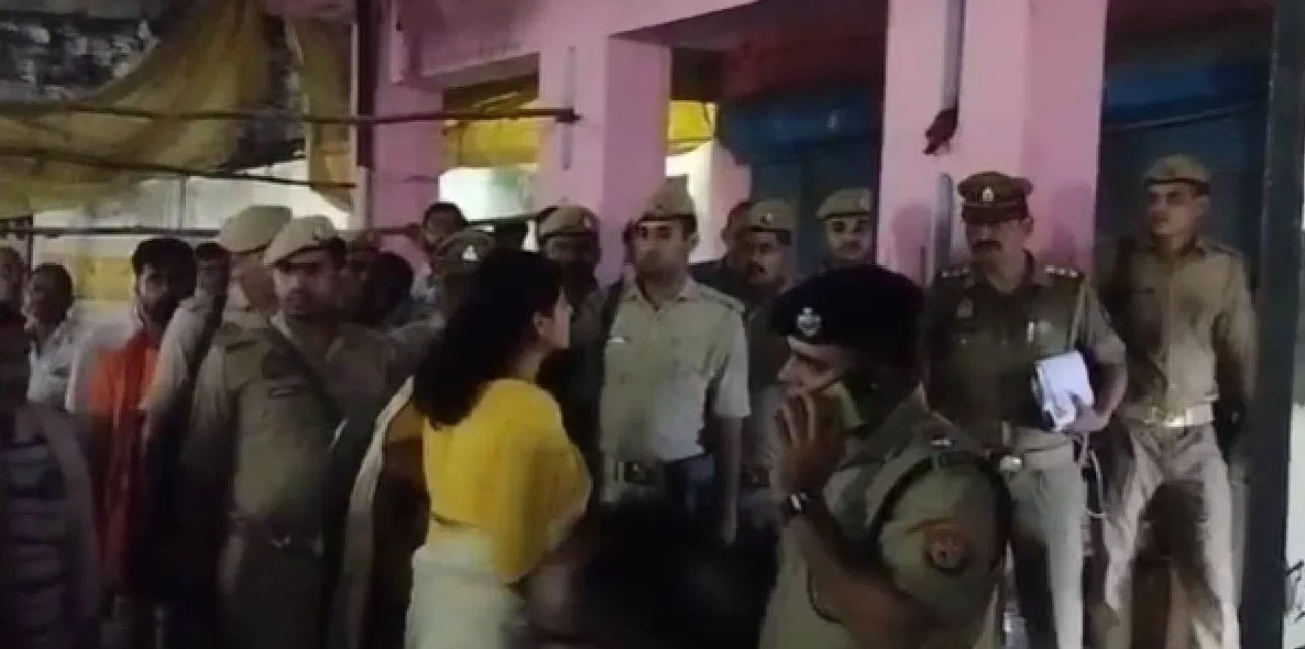 Photo of पुलिस चाहती तो शिक्षक बेटा और उसका परिवार जिंदा होता: दलित पीड़ित पिता का आरोप