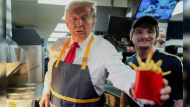 Photo of McDonald में फ्रेंच फ्राइज बनाते दिखे Donald Trump, खुद ही सर्व किया ऑर्डर