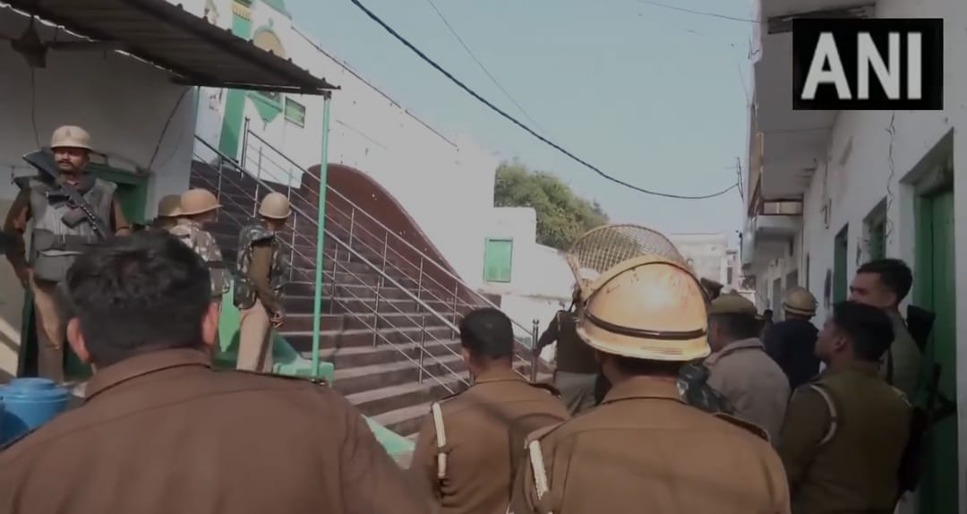 Photo of शाही जामा मस्जिद में जुमे की नमाज के लिए कड़ी सुरक्षा, 70 मजिस्ट्रेट तैनात