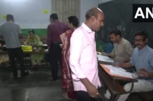 झारखंड विधानसभा चुनाव 2024, Jharkhand Assembly Election 2024, पहले चरण का मतदान, Voting Phase 1 Jharkhand Election, झारखंड में मतदान प्रतिशत, Jharkhand Election Voter Turnout, महिला चुनाव कर्मी झारखंड चुनाव, Women Election Workers Jharkhand, झारखंड चुनाव सुरक्षा व्यवस्था, Jharkhand Election Security Measures, महत्वपूर्ण सीटें झारखंड चुनाव, Key Seats Jharkhand Election, झारखंड के राजनीतिक समीकरण, Political Scenario Jharkhand, झारखंड चुनाव परिणाम 2024, झारखंड में वोटिंग अपडेट्स , Jharkhand Voting Updates, झारखंड चुनाव ताजा खबर , Jharkhand Election Latest News, पहले चरण की वोटिंग ,Phase 1 Voting Jharkhand, महिला चुनाव अधिकारी, Female Election Officials, झारखंड चुनाव का प्रभाव ,Impact of Jharkhand Election, राजनीतिक जागरूकता झारखंड ,Political Awareness in Jharkhand, आम चुनाव संकेत , General Election Signals, राज्य की प्रमुख सीटें , Key Constituencies Jharkhand, विधानसभा चुनाव मतदान , Assembly Election Voting, झारखंड में चुनावी जोश ,Electoral Enthusiasm Jharkhand, लोकसभा चुनाव पर असर , Impact on Lok Sabha Election, 43 विधानसभा सीटें झारखंड , 43 Assembly Seats Jharkhand, 2024 विधानसभा चुनाव झारखंड , 2024 Assembly Polls Jharkhand,