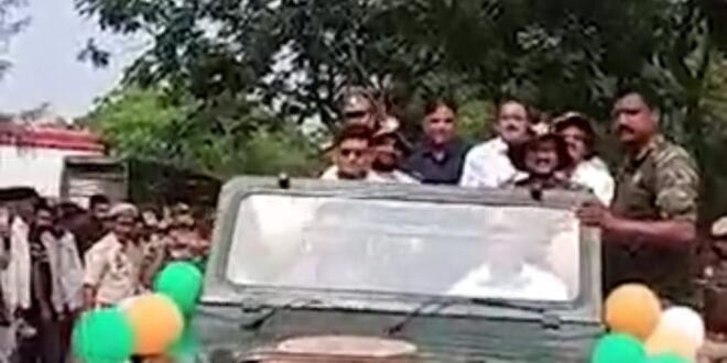 चोरी की गाड़ी मंत्री को घुमाया,Stolen Car Minister Tour, चित्रकूट टाइगर रिजर्व चोरी गाड़ी,Chitrakoot Tiger Reserve Stolen Car यूपी मंत्री चोरी की गाड़ी (UP Minister Stolen Car, मंत्री टाइगर रिजर्व घुमाना,Minister Tiger Reserve Tour, मंत्री मनोहर लाल मन्नू को घुमाया चोरी की गाड़ी,Minister Manoj Lal Mannu Stolen Car Tour, चित्रकूट मंत्री भ्रष्टाचार आरोप,Chitrakoot Minister Corruption Charges, सपा नेता मंत्री का विरोध,SP Leader Minister Protest, चोरी की गाड़ी मंत्री,Stolen Car Minister, यूपी मंत्री की गाड़ी जांच,UP Minister Car Inquiry, चित्रकूट घटना मंत्री,Chitrakoot Incident Minister, मंत्री को घुमाने के आरोप,Minister Tour Allegations, टाइगर रिजर्व मंत्री की यात्रा,Tiger Reserve Minister Tour,