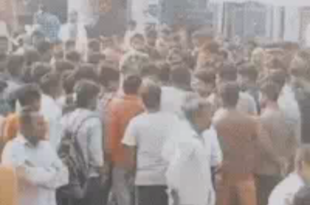 लखनऊ हादसा, गन्ना ट्रक दुर्घटना, बीकेटी हादसा, छात्र की मौत लखनऊ, ट्रक ने छात्र को कुचला, महोना चौराहा घटना, बीकेटी ट्रक हादसा, भाजपा विधायक योगेश शुक्ला, सड़क जाम लखनऊ, ग्रामीणों का प्रदर्शन, Lucknow accident, sugarcane truck incident, BKT tragedy, student death in Lucknow, truck crushed student, Mahona crossing incident, BKT truck accident, BJP MLA Yogesh Shukla, road blockade Lucknow, villagers protest, गन्ना लदे ट्रक का हादसा, लखनऊ छात्र दुर्घटना, बीकेटी गन्ना ट्रक, छात्र की सड़क पर मौत, महोना चौराहा हादसा, ग्रामीणों ने सड़क जाम किया, लखनऊ में हादसा, sugarcane truck crash, Lucknow student accident, BKT sugarcane truck, student death on road, Mahona crossing tragedy, villagers blocked road, Lucknow mishap, लखनऊ, बीकेटी, महोना चौराहा, गन्ना ट्रक हादसा, छात्र की मौत, भाजपा विधायक, ग्रामीणों का प्रदर्शन, सड़क जाम, Lucknow, BKT, Mahona crossing, sugarcane truck accident, student death, BJP MLA, villagers protest, road blockade,