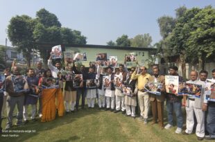 प्रियंका गांधी सांसद शपथ, कांग्रेस पार्टी उत्सव, नेहरू भवन कार्यक्रम, यूपी कांग्रेस मिठाई वितरण, प्रियंका के लिए पटाखे, प्रियंका गांधी शपथ, कांग्रेस नेहरू भवन जश्न, यूपी कांग्रेस उत्सव, प्रियंका सांसद समारोह, कांग्रेस कार्यकर्ताओं का जश्न, Priyanka Gandhi MP oath, Congress party event, Nehru Bhavan celebration, UP Congress sweets distribution, fireworks for Priyanka,