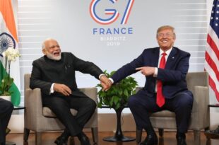 डोनाल्ड ट्रंप और नरेंद्र मोदी,डोनाल्ड ट्रंप और नरेंद्र मोदी, भारत अमेरिका संबंध, H1-B वीजा भारत, क्वाड साझेदारी, ट्रंप मोदी रिश्ते, भारत व्यापार अमेरिका,Donald Trump Narendra Modi relationship, India-US relations, H1-B visa India, Quad partnership, Trump Modi connection, India trade US, ट्रंप मोदी दोस्ती, अमेरिकी व्यापार नीति भारत, भारतीय रक्षा सहयोग अमेरिका, H1-B वीजा ट्रंप नीति Trump Modi friendship, US trade policy India, Indian defense cooperation USA, H1-B visa Trump policy,