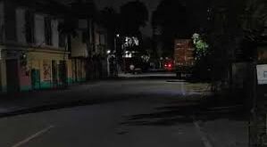 लखनऊ स्ट्रीट लाइट समस्या, लखनऊ में अंधेरा, नगर निगम लखनऊ, Lakhnow Street Light Issue, Dark Streets in Lucknow, Lucknow Nagar Nigam Failure, Street Light Problem in Lucknow, लखनऊ की सड़कों पर अंधेरा, लखनऊ में बंद स्ट्रीट लाइटें, नगर निगम और स्ट्रीट लाइट की समस्या, Dark Streets of Lucknow, Non-functional Street Lights in Lucknow,