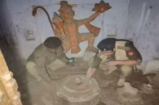 Shiva temple worship in Sambhal, temple reopened after decades, Mathura laddoo offering, ancient Shiva temple, Sambhal religious site, संभल में शिव मंदिर पूजा, दशकों बाद मंदिर खुला, मथुरा से लड्डू चढ़ाया, प्राचीन शिव मंदिर, संभल धार्मिक स्थल, Sambhal Shiva temple, 46-year-old temple, Shiva devotees worship, Mathura laddoo offering, temple reopened after decades, Sambhal ancient temple, संभल शिव मंदिर, 46 साल पुराना मंदिर, शिव भक्त पूजा, मथुरा लड्डू भोग, दशकों बाद मंदिर खुला, संभल प्राचीन मंदिर,