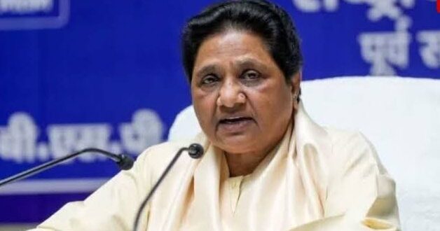 अमित शाह बयान विवाद, BSP प्रदर्शन, डॉ. अंबेडकर अपमान, मायावती विरोध प्रदर्शन, 24 दिसंबर BSP आंदोलन, बाबा साहब का अनादर, BSP देशव्यापी प्रदर्शन, Amit Shah statement controversy, BSP protest, Dr. Ambedkar disrespect, Mayawati protest announcement, 24 December BSP agitation, Baba Saheb insult, BSP nationwide protest, अमित शाह विवाद, BSP प्रदर्शन एलान, मायावती का बयान, डॉ. अंबेडकर अपमान, देशव्यापी आंदोलन BSP, बाबा साहब का सम्मान, Amit Shah controversy, BSP protest announcement, Mayawati's statement, Dr. Ambedkar disrespect, BSP nationwide agitation, Baba Saheb's honor,