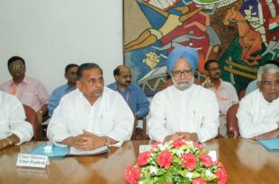 केन-बेतवा नदी लिंक परियोजना, अखिलेश यादव बयान, सपा सरकार नदी जोड़ने की योजना, पीएम मोदी खजुराहो कार्यक्रम, मुलायम सिंह यादव MOU, Ken-Betwa River Link Project, Akhilesh Yadav Statement, SP Government River Linking Plan, PM Modi Khajuraho Event, Mulayam Singh Yadav MOU, केन-बेतवा परियोजना सपा की देन, अखिलेश यादव ने साझा की तस्वीरें, नदी जोड़ने की परियोजना, खजुराहो में पीएम मोदी, ALT Keywords (English) Ken-Betwa Project by SP, Akhilesh Yadav Shared Photos, River Linking Project, PM Modi in Khajuraho,