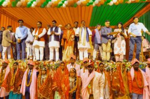 मुख्यमंत्री सामूहिक विवाह, सामूहिक विवाह योजना, देवरिया सामूहिक विवाह योजना, विवाह कार्यक्रम, नवविवाहित जोड़े, मुख्यमंत्री सामूहिक विवाह 2023, यूपी सामूहिक विवाह योजना, आर्थिक सहायता विवाह, गरीब परिवार विवाह योजना,