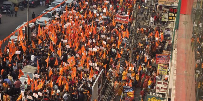 बांग्लादेश हिंदू हिंसा, Bangladesh Hindu Violence, हिंदू रक्षा यात्रा, Hindu Protection March, लखनऊ हिंदू यात्रा, Lucknow Hindu Yatra, हिंदू समुदाय का विरोध, Hindu Community Protest, सरोजनी नगर यात्रा, Sarojininagar Yatra, बांग्लादेश शरणार्थी मुद्दा, Bangladesh Refugee Issue, बांग्लादेशी हिंदू समस्या, Bangladesh Hindu Problem, भारत में बांग्लादेशी, Bangladeshis in India,