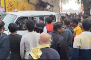 कोंच कानूनगो रिश्वत, एंटी करप्शन टीम की कार्रवाई, कोंच रिश्वत गिरफ्तारी, कोंच में भ्रष्टाचार, सरकारी अधिकारी रिश्वत लेते पकड़े गए, कोंच तहसील रिश्वत, भ्रष्टाचार विरोधी कार्रवाई, Krishna Khare Anti Corruption, Kanch tehsil bribe action, UP Anti corruption operation,