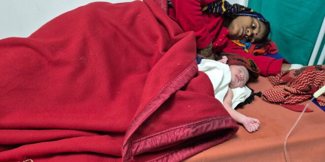 महाकुम्भ कन्या, Mahakumbh Girl Baby, गंगा नाम कन्या, Mahakumbh Baby Girl, महाकुम्भ अस्पताल, Mahakumbh Central Hospital, महाकुम्भ में पहला बेबी, सेंट्रल हॉस्पिटल डिलीवरी, गंगा महाकुम्भ, महाकुम्भ स्वास्थ्य, महाकुम्भ में जन्मी बच्ची, महाकुम्भ 2025 डिलीवरी, महाकुम्भ अस्पताल पहली डिलीवरी, महाकुम्भ में बच्चा जन्म, Mahakumbh First Baby Girl, सेंट्रल हॉस्पिटल में डिलीवरी,