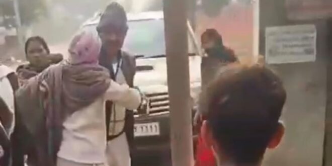 बलिया में नारद राय का वीडियो, Narad Rai Ballia fight, वीडियो में गाली-गलौज, Ballia viral video, पूर्व मंत्री नारद राय विवाद, जयपुरिया स्कूल घटना, Ballia Narad Rai controversy, Narad Rai viral incident, बलिया सोशल मीडिया विवाद,