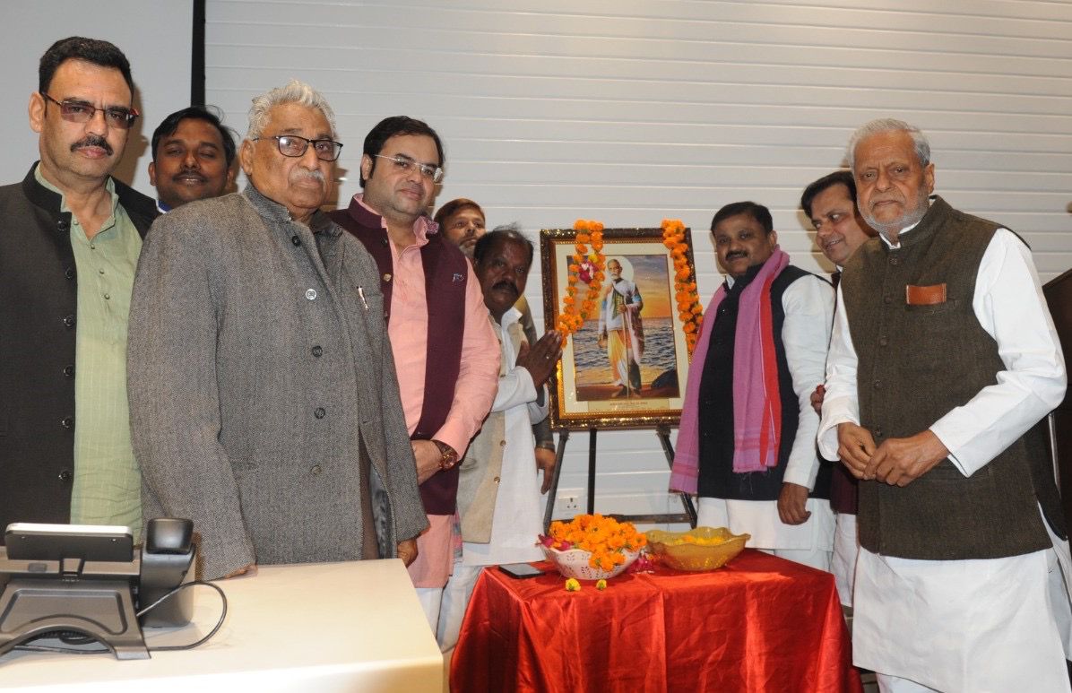 Photo of सपा ने मनाई महान संत गाडगे महाराज की पुण्यतिथि