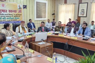 सुरेश खन्ना बैठक, आयुष्मान कार्ड बनाने की प्रक्रिया, लखनऊ विकास कार्य समीक्षा, जन कल्याणकारी योजनाएं, युवा उद्यमिता योजना, अतिक्रमण मुक्त शहर, ट्रैफिक जाम समाधान, लखनऊ ट्रैफिक प्लान, मुख्यमंत्री युवा उद्यमी योजना, गारंटी मुक्त ऋण योजना, 70 वर्ष से ऊपर आयुष्मान कार्ड, जनप्रतिनिधियों से निर्देश, Swachhata Work in Lucknow, Traffic Management Plan, Ayushman Card Process, Government Schemes for Elderly, Suresh Khanna, No Collateral Loan Scheme, Uttar Pradesh Development Plans,