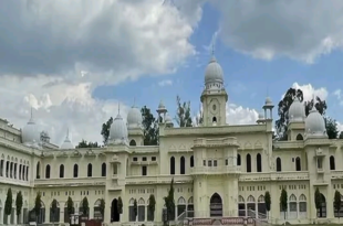 LU Exam Time Protest, Students Protest Lucknow University, Semester Exam Pattern Issue, Lucknow University Clash, लखनऊ यूनिवर्सिटी विवाद, परीक्षा समय बदलाव प्रदर्शन, लखनऊ छात्रों का विरोध, सेमेस्टर एग्जाम पैटर्न, Lucknow University Protest, Semester Exam Time Change, Students Protest LU, Exam Pattern Change Controversy, LU Administration Clash, लखनऊ विश्वविद्यालय हंगामा, सेमेस्टर एग्जाम विवाद, परीक्षा समय बदलाव, लखनऊ यूनिवर्सिटी प्रदर्शन, छात्रों का हंगामा लखनऊ,