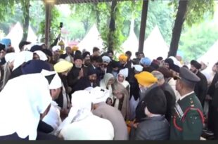 मनमोहन सिंह, राहुल गांधी, अंतिम संस्कार, कंधा देना, पार्थिव देह, शोक सभा, कांग्रेस नेता, प्रधानमंत्री, श्रद्धांजलि, Manmohan Singh, Rahul Gandhi, final rites, funeral procession, body funeral, tribute, condolence, Congress leaders, India PM,