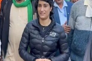 Farmers protest statement, Vinesh Phogat statement, Prime Minister Modi criticism, Khanouri Border protest, Emergency-like situation statement, किसान आंदोलन बयान, विनेश फोगाट बयान, प्रधानमंत्री मोदी आलोचना, खनौरी बॉर्डर प्रदर्शन, आपातकाल स्थिति बयान, Vinesh Phogat, Farmers Protest, Jagjeet Singh Dallewal, Prime Minister Modi speech, Emergency-like situation, Congress leader Vinesh Phogat, विनेश फोगाट, किसान आंदोलन, जगजीत सिंह दल्लेवाल, प्रधानमंत्री मोदी भाषण, आपातकाल जैसी स्थिति, कांग्रेस नेता विनेश फोगाट,