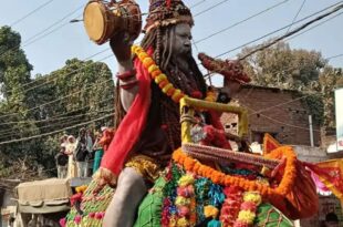 प्रयागराज महाकुंभ 2025, नागा साधु पेशवाई, त्रिवेणी संगम स्नान, प्रयागराज भव्य शोभायात्रा, महाकुंभ धार्मिक महत्व, प्रयागराज में पेशवाई, Prayagraj Mahakumbh 2025, Naga Sadhu Peshwai, Triveni Sangam Bath, Grand Procession Prayagraj, Religious significance Mahakumbh, Nag Sadhu Strength Display, प्रयागराज पेशवाई छवि, त्रिवेणी संगम स्नान तस्वीर, नागा साधुओं की तस्वीर, महाकुंभ शोभायात्रा फोटो, तलवार लहराते साधु छवि, Prayagraj Peshwai image, Triveni Sangam Bath photo, Naga Sadhu sword-wielding picture, Mahakumbh procession photo, Spiritual gathering Prayagraj image, #महाकुंभ2025, #प्रयागराजपेशवाई, #नागासाधु, #त्रिवेणीसंगम, #PrayagrajMahakumbh2025, #NagaSadhuProcession, #SpiritualFestivalIndia,