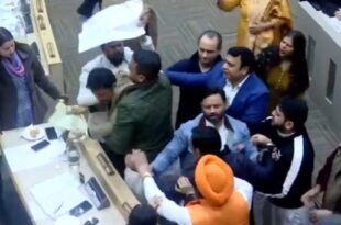 चंडीगढ़ नगर निगम, BJP-कांग्रेस विवाद, डॉ. अंबेडकर, नगर निगम मारपीट, अमित शाह इस्तीफा विवाद, Chandigarh Municipal Corporation, BJP Congress clash, Ambedkar issue, Amit Shah resignation demand, political bowl, चंडीगढ़ नगर निगम झगड़ा, अंबेडकर पर विवाद, BJP कांग्रेस लात-घूंसे, नगर निगम बैठक हंगामा, Chandigarh Municipal fight, Ambedkar controversy, BJP Congress scuffle, political clash video, #ChandigarhMunicipalCorporation #AmbedkarIssue #BJPCongressClash #PoliticalBrawl #AmitShahResignationDemand #ChandigarhPolitics #Democracy