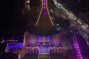 क्रिसमस सेलिब्रेशन, लखनऊ क्रिसमस, कैथेड्रल चर्च, यीशु मसीह की झांकी, सांता क्लॉज सेल्फी, लखनऊ चर्च प्रार्थना, Christmas Celebration, Lucknow Christmas, Cathedral Church Lucknow, Jesus Christ Tableau, Santa Claus Selfie, Lucknow Church Prayer, क्रिसमस चर्च सेल्फी, लखनऊ मॉल सजावट, यीशु की प्रार्थना, चर्च की भीड़, सांता की तस्वीरें, Christmas Church Selfie, Lucknow Mall Decoration, Jesus Prayer, Church Crowd, Santa Pictures, #ChristmasCelebration #LucknowChristmas #CathedralChurch #JesusChrist #SantaClaus #Christmas2024 #LucknowNews