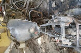 युवक की बाइक में आग, किशोरी की धमकी, बाइक जलने का मामला, लड़के का उत्पीड़न, पुलिस जांच, किशोरी के पिता की बाइक, आग से जलने वाली बाइक, PGI इलाके का मामला, किशोरी पर शादी का दबाव, Investigation against Rajan,