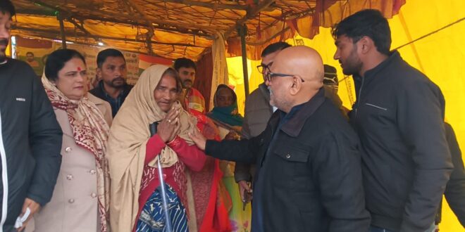 किसानों का मुआवजा, एयरपोर्ट अथॉरिटी, कांग्रेस पार्टी, अजय राय, धरना, मुआवजा नहीं मिला, किसान आंदोलन, कानूनी सहयोग, किसान परिवार, पीड़ित परिवार, लखनऊ समाचार, जगमोहन सोनी, लखनऊ धरना, कांग्रेस समर्थन, Bhakti Khera protest, compensation for farmers, Ajay Rai, farmers protest, legal aid, support for farmers, Lucknow news, किसानों का धरना, मुआवजा का मुद्दा, एयरपोर्ट भूमि विवाद, कांग्रेस पार्टी समर्थन, अजय राय संवेदना, लखनऊ किसान धरना, कानूनी सहायता, Bhakti Khera protest, Ajay Rai meets farmers, compensation issue, Lucknow protest,