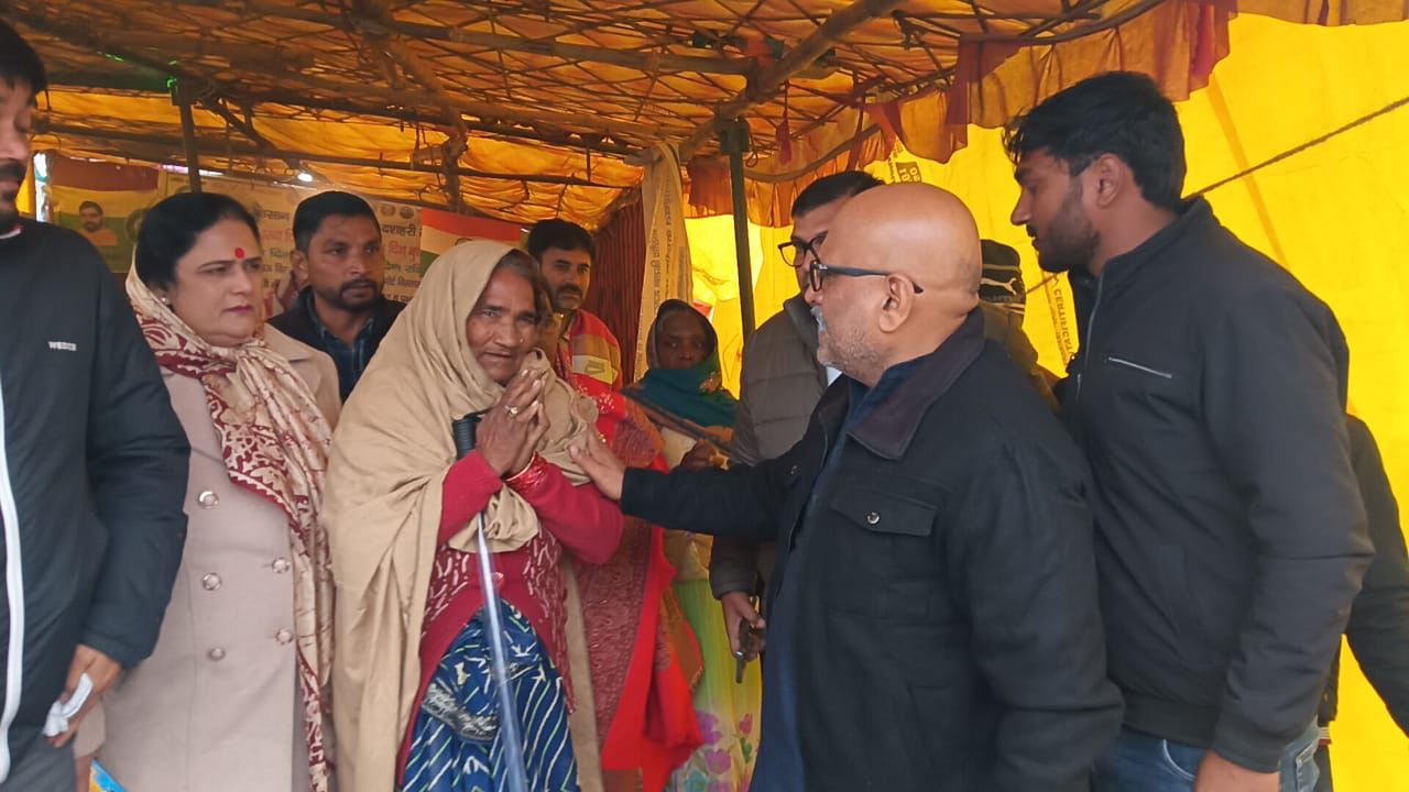 किसानों का मुआवजा, एयरपोर्ट अथॉरिटी, कांग्रेस पार्टी, अजय राय, धरना, मुआवजा नहीं मिला, किसान आंदोलन, कानूनी सहयोग, किसान परिवार, पीड़ित परिवार, लखनऊ समाचार, जगमोहन सोनी, लखनऊ धरना, कांग्रेस समर्थन, Bhakti Khera protest, compensation for farmers, Ajay Rai, farmers protest, legal aid, support for farmers, Lucknow news, किसानों का धरना, मुआवजा का मुद्दा, एयरपोर्ट भूमि विवाद, कांग्रेस पार्टी समर्थन, अजय राय संवेदना, लखनऊ किसान धरना, कानूनी सहायता, Bhakti Khera protest, Ajay Rai meets farmers, compensation issue, Lucknow protest,