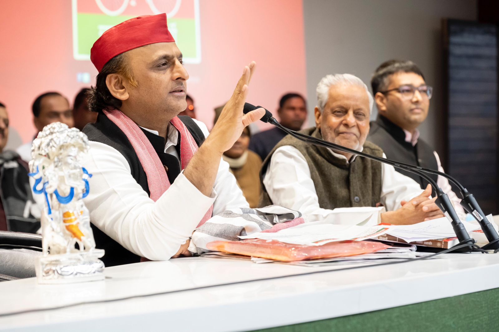 Photo of भ्रष्ट भाजपा सरकार को सत्ता से हटाना है : अखिलेश