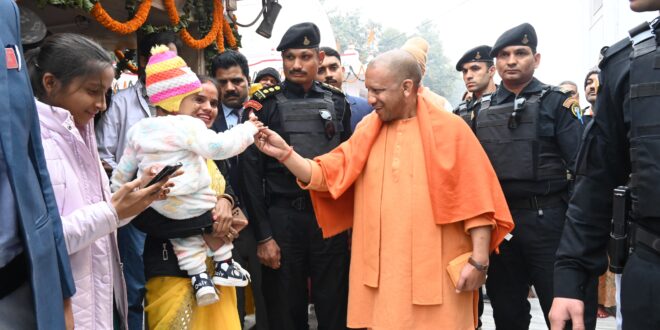 गोरखनाथ मंदिर, सीएम योगी, मकर संक्रांति, खिचड़ी चढ़ाना, गोरखपुर, आस्था, गोरखनाथ, खिचड़ी मेला, महायोगी गोरखनाथ, नाथपंथ, सामाजिक समरसता, उत्तर प्रदेश, Gorakhnath Temple, CM Yogi, Makar Sankranti, Offering Khichdi, Gorakhpur, Faith, Gorakhnath, Khichdi Mela, Mahayogi Gorakhnath, Nathpanth, Social Harmony, Uttar Pradesh, गोरखनाथ मंदिर खिचड़ी चढ़ाना, सीएम योगी खिचड़ी पूजा, मकर संक्रांति गोरखनाथ मंदिर, गोरखनाथ खिचड़ी मेला, आस्था का ज्वार, गोरखपुर धार्मिक आयोजन, Gorakhnath Temple Khichdi Offering, CM Yogi Khichdi Pooja, Makar Sankranti Gorakhnath Temple, Gorakhnath Khichdi Mela, Wave of Faith, Gorakhpur Religious Event,