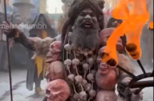 महाकुंभ 2025, अघोरी साधू, नागा साधू, शंकर नृत्य, अद्भुत धार्मिक प्रदर्शन, महाकुंभ नृत्य, आस्था और परंपरा, हिन्दू धर्म,महाकुंभ, अघोरी और नागा साधू के अद्भुत नृत्य को लेकर श्रद्धालुओं की बढ़ती जिज्ञासा, शंकर की भक्ति और आस्था, महाकुंभ 2025 का अद्वितीय धार्मिक प्रदर्शन, हिन्दू परंपरा की जड़ें, और सांस्कृतिक महत्व.,महाकुंभ 2025, Maha Kumbh 2025, अघोरी साधू, Aghori Sadhu, नागा साधू, Naga Sadhu, शंकर नृत्य, Shankar Dance, धार्मिक प्रदर्शन, Religious Performance, महाकुंभ नृत्य, Maha Kumbh Dance, हिन्दू धर्म, Hindu Religion, आस्था और परंपरा, Faith and Tradition, शंकर पर नृत्य, Dance on Shankar, महाकुंभ आयोजन, Kumbh Mela Event, महाकुंभ 2025 में नृत्य, Dance in Maha Kumbh 2025, अघोरी और नागा साधू, Aghori and Naga Sadhu, शंकर पर नृत्य प्रदर्शन, Dance performance on Shankar, महाकुंभ में धार्मिक अनुष्ठान, Religious Rituals in Kumbh Mela, महाकुंभ में अघोरी नृत्य, Aghori Dance in Maha Kumbh, महाकुंभ के सांस्कृतिक महत्व, Cultural Significance of Kumbh Mela, शंकर नृत्य की परंपरा, Tradition of Shankar Dance, महाकुंभ और उसकी श्रद्धा, Kumbh Mela and Devotion, नागा साधू का नृत्य, Naga Sadhu Dance, महाकुंभ में अघोरी और नागा साधू, Aghori and Naga Sadhu in Maha Kumbh, शंकर पर नृत्य करतीं साधू, Sadhu dancing on Shankar, महाकुंभ का धार्मिक वातावरण, Religious atmosphere of Kumbh Mela, अघोरी और नागा साधू का अद्भुत नृत्य, Amazing Dance of Aghori and Naga Sadhu, महाकुंभ में शंकर का सम्मान, Reverence for Shankar in Kumbh Mela, नृत्य करते साधू, Dancing Sadhu, महाकुंभ में दिव्य दृश्य, Divine scene at Kumbh Mela, शंकर के प्रति श्रद्धा, Devotion to Shankar,महाकुंभ, Maha Kumbh, अघोरी साधू, Aghori Sadhu, नागा साधू, Naga Sadhu, शंकर नृत्य, Shankar Dance, महाकुंभ 2025, Maha Kumbh 2025, धार्मिक नृत्य, Religious Dance, आस्था, Faith, हिन्दू परंपरा, Hindu Tradition, कुम्भ मेला, Kumbh Mela, शंकर की भक्ति, Devotion to Shankar,
