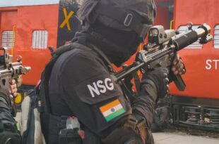प्रयागराज मॉक ड्रिल, NSG ATS मॉक ड्रिल, रेलवे सुरक्षा बल, राजकीय रेलवे पुलिस, आतंकवादियों को मारा, प्रयागराज जंक्शन सुरक्षा, ट्रेन बंधक ड्रिल,Prayagraj Mock Drill, NSG ATS Drill, Railway Security Force, Government Railway Police, Terrorists Killed, Prayagraj Junction Security, Train Hostage Drill,प्रयागराज NSG ATS मॉक ड्रिल, रेलवे सुरक्षा ड्रिल, आतंकवादियों से निपटने की मॉक ड्रिल, प्लेटफार्म पर मॉक ड्रिल, प्रयागराज जंक्शन सुरक्षा,Prayagraj NSG ATS Mock Drill, Railway Security Drill, Terrorist Response Mock Drill, Platform Mock Drill, Prayagraj Junction Security. #NSGATSDrill, #RailwaySecurity, #PrayagrajMockDrill, #AntiTerrorism, #IndianRailways, #SafetyDrill.