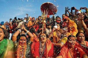 महाकुम्भ 2025, किन्नर अखाड़ा, अमृत स्नान, आचार्य लक्ष्मी नारायण त्रिपाठी, समाज कल्याण, महासंक्रांति, किन्नर अखाड़ा शस्त्र प्रदर्शन, भारतीय संस्कृति, Mahakumbh 2025, Kinnar Akhada, Amrit Snan, Acharya Lakshmi Narayan Tripathi, Social Welfare, Makar Sankranti, Kinnar Akhada Weapon Display, Indian Culture, Kumbh Mela 2025, Spiritual Bath, Kinnar Akhada Prayers, महाकुम्भ 2025 अमृत स्नान, किन्नर अखाड़ा महासंक्रांति, किन्नर अखाड़ा शस्त्र प्रदर्शन, Acharya Lakshmi Narayan Tripathi, Mahakumbh 2025 Amrit Snan, Kinnar Akhada, Indian spiritual practices, समाज कल्याण के लिए प्रार्थना, Kinnar Akhada Sword Display, Indian Culture,