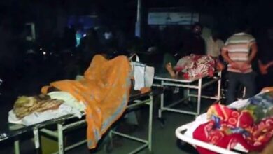 Photo of लोकबंधु अस्पताल में भीषण आग: 200 जानें मिनटों में शिफ्ट, लेकिन एक ना बच सका!