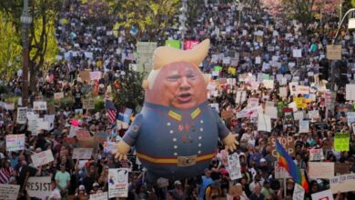 Photo of ‘अमेरिका को तोड़ने में लगे ट्रंप’, 50 राज्यों के 1200 शहरों में हजारों लोग सड़कों पर उतरे