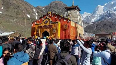 Photo of बाबा की दीवानगी या फिर कहीं कुछ गड़बड़…चंद मिनटों में इतने टिकट बुक, एजेंटों का खेल तो नहीं