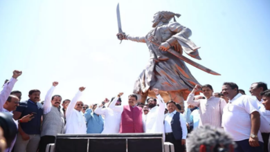 Photo of महाराष्ट्र में शिवाजी महाराज की नई प्रतिमा का अनावरण, पहले आंधी-तूफान में गिरकर टूट गई थी