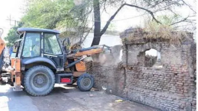 Photo of सिंहस्थ 2028 को लेकर चौड़ीकरण का काम शुरू, नगर निगम ही नहीं, भवन मालिक खुद हटा रहे चिह्नित भाग