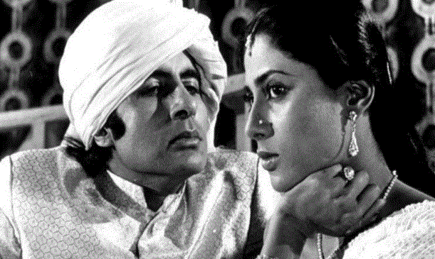 Photo of लाइटमैन के साथ जमीन पर बैठकर खाना खाती थीं स्मिता पाटिल